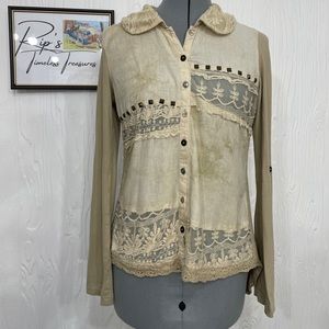 BKE Buckle Blouse Women's Size Small Beige Lace Knit Top Roll Tab Sleeve